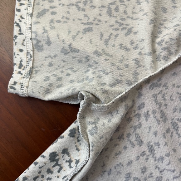 Express Body Contour Tee - Picture 7 of 9